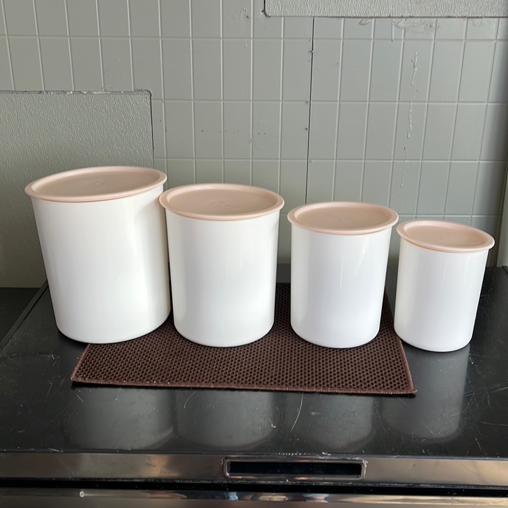 Tupperware canister set